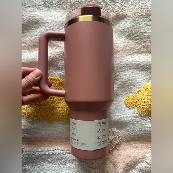 Stanley The Fall Refresh Quencher H20 in Antique Pink limited edition. - Picture 6 of 7